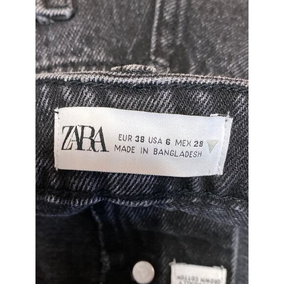 Zara Women's Black Mid Rise Frayed Raw Hem Cut Off Denim Jean Shorts Size 6 - Picture 3 of 4